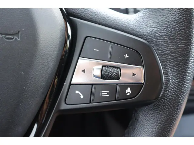 BMW 1 Serie 118i Executive Edition 2019 Benzine 25