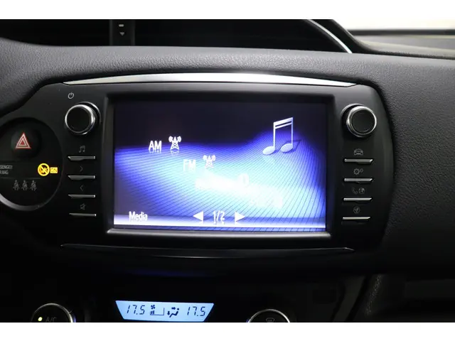 Toyota Yaris 1.5 VVT-i Design Sport, 2018 Benzine 38