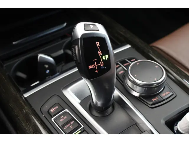 BMW X5 xDrive35i High Executive 2017 Benzine 21