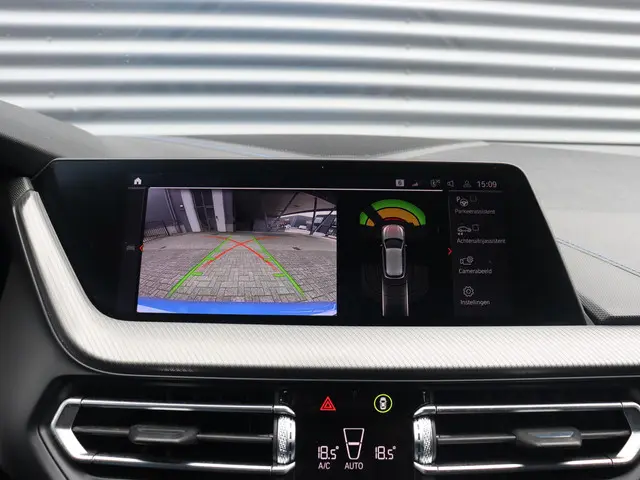 BMW 1 Serie 5-deurs M135i xDrive 2019 Benzine 27