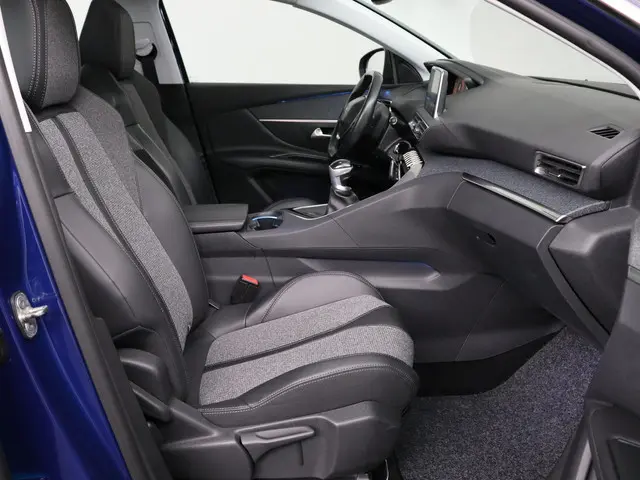 Peugeot 3008 1.2 PureTech GT Line 2016 Benzine 32