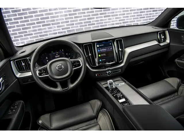 Volvo XC60 B5 Plus Dark 2022 Benzine 12