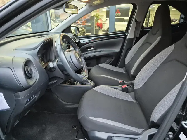 Toyota Aygo X 1.0 VVT-i S-CVT first 2022 Benzine 7