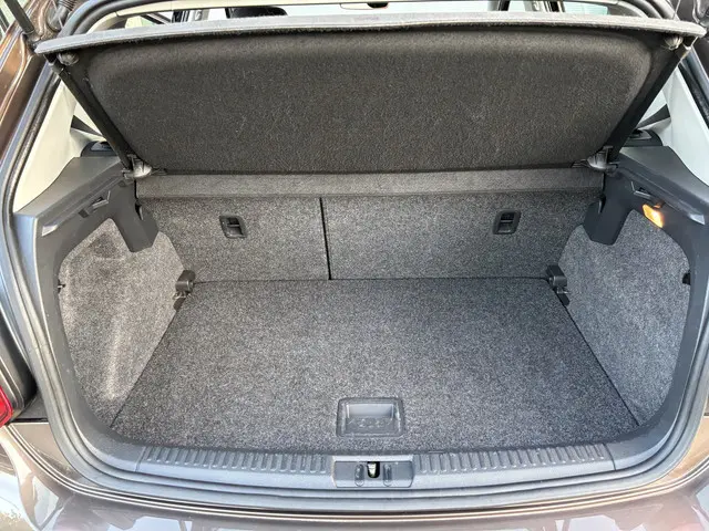 Volkswagen Polo 1.2 TSI Highline 2015 Benzine 12