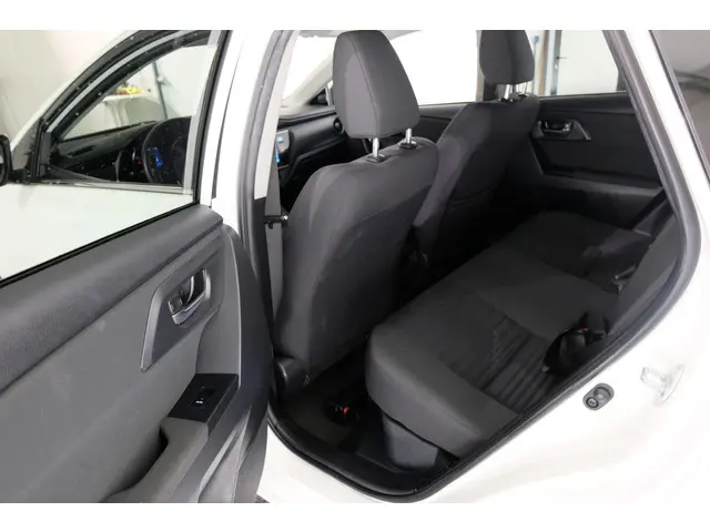 Toyota Auris Touring Sports 1.8 Hybrid 2016 Benzine 23