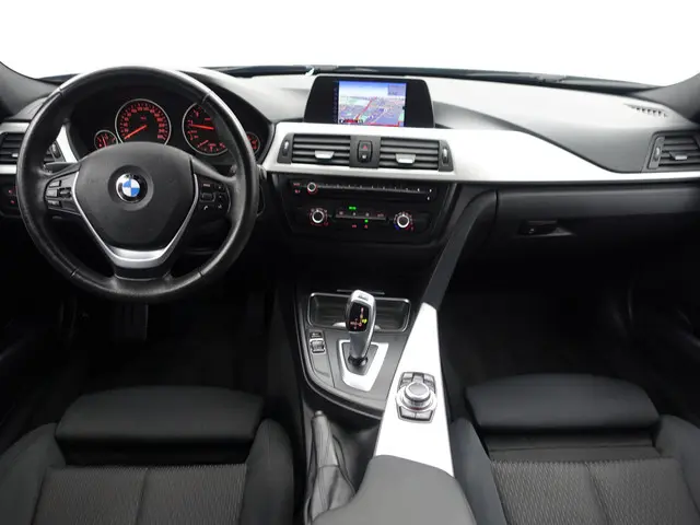 BMW 3 Serie 320i M Sport High Exe Aut- 2012 Benzine 7