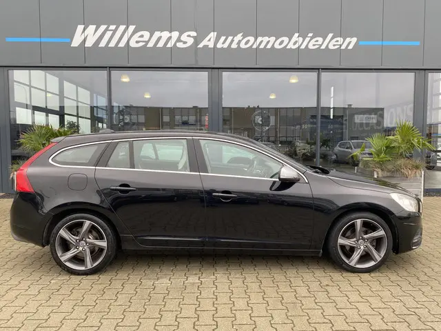 Volvo V60 1.6 T3 R-Design 2013 Benzine 4