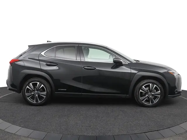 Lexus UX 250h Preference Line 2022 Hybride Benzine 13