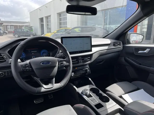 Ford Kuga 2.5 PHEV ST-Line X 2025 Hybride Benzine 4