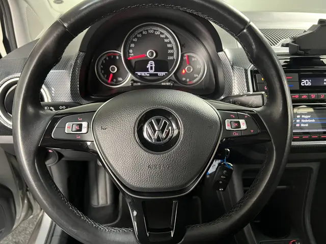 Volkswagen up! 1.0 BMT move up! 2019 Benzine 16