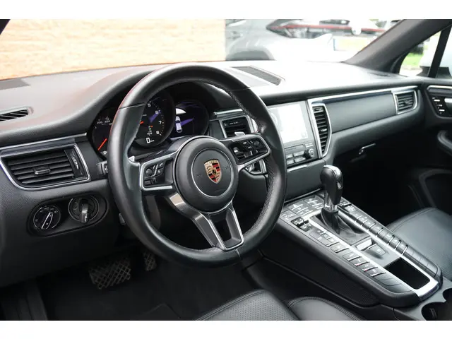 Porsche Macan 2.0 2018 Benzine 32