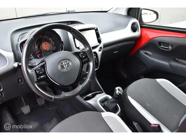 Toyota Aygo 1.0 VVT-i x-play | Camera | Airco| 2017 Benzine 10