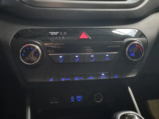 Hyundai Tucson 1.6 GDi Anniversary Edition 2018 Benzine 33