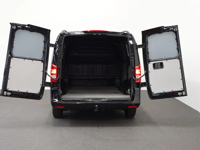 Mercedes-Benz Vito 114 CDI Lang 2024 Diesel 3