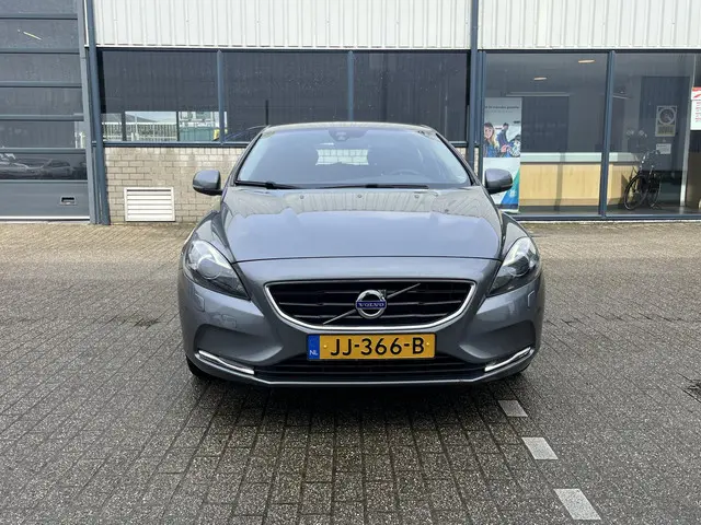 Volvo V40 2.0 T3 Momentum 2016 Benzine 41