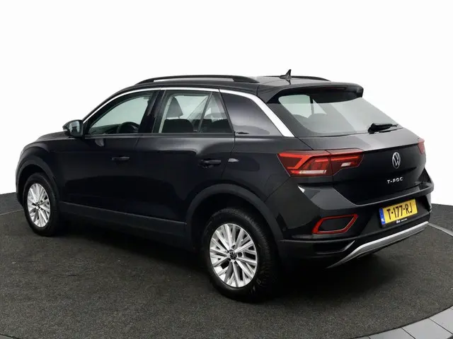 Volkswagen T-Roc 1.0 TSI Life zwart 2023 Benzine 7