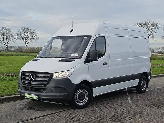 Mercedes-Benz Sprinter 2