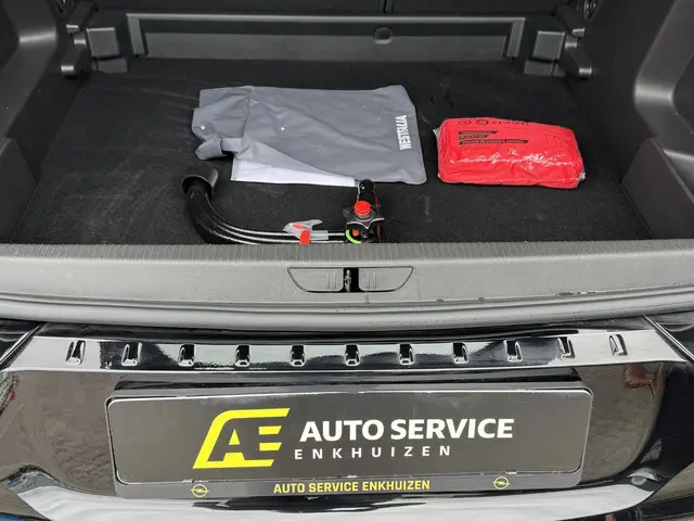 Opel Grandland 1.2 Turbo GS 2024 Benzine 24