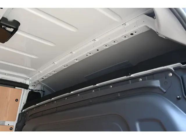 Mercedes-Benz Sprinter 317 CDI L2H2 Pro 2024 Diesel 13