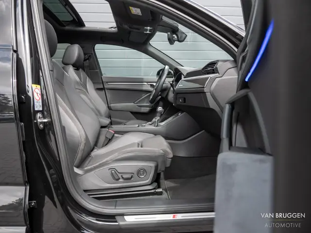 Audi Q3 Sportback 45 TFSI e S-Line 2022 Hybride Benzine 22