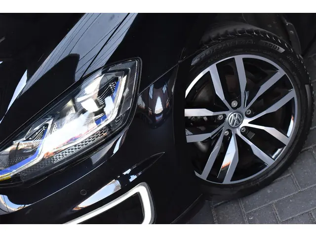 Volkswagen e-Golf e-Golf 2017 Elektrisch 32