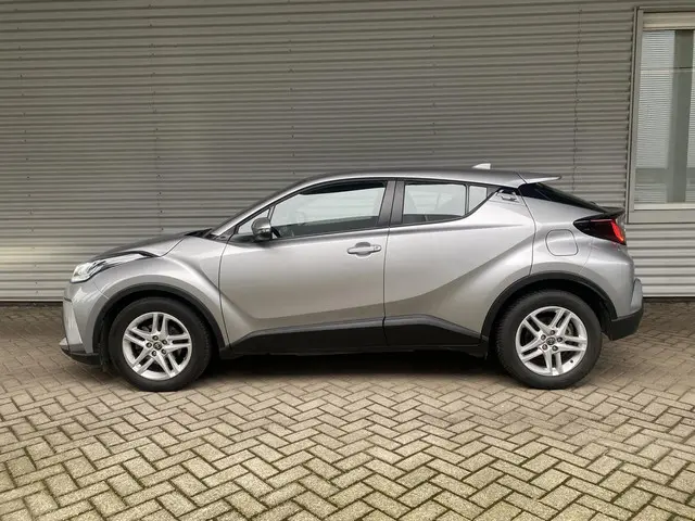 Toyota C-HR 3