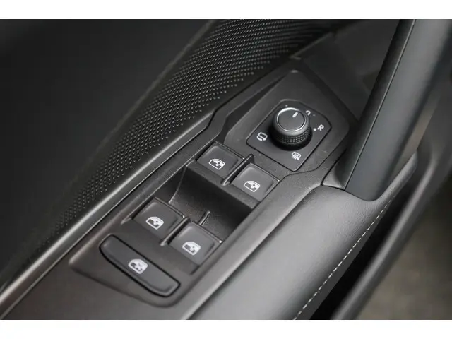 Volkswagen Tiguan Elegance 1.5 110 kW/150PK 2024 Benzine 26