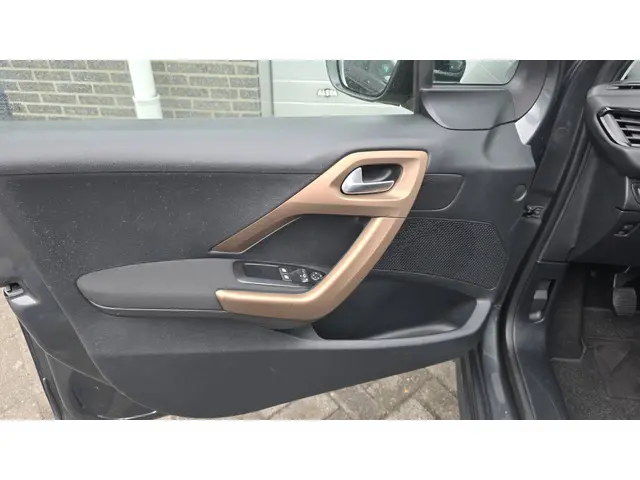 Peugeot 208 1.2 VTi Urban Soul 2013 Benzine 11