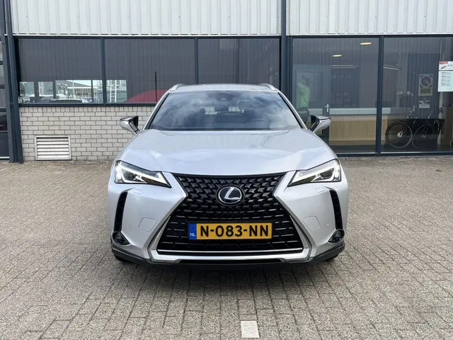 Lexus UX 250h Luxury Line 2020 Hybride Benzine 32