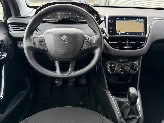 Peugeot 208 1.2 PureTech Blue Lion 2018 Benzine 2