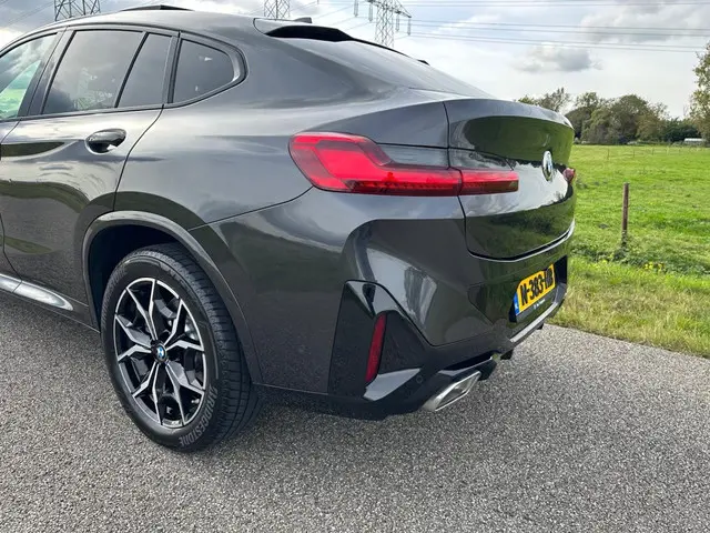 BMW X4 xDrive20i Bns Ed.+ PANORAMADAK | NAP ! 2021 Benzine 10