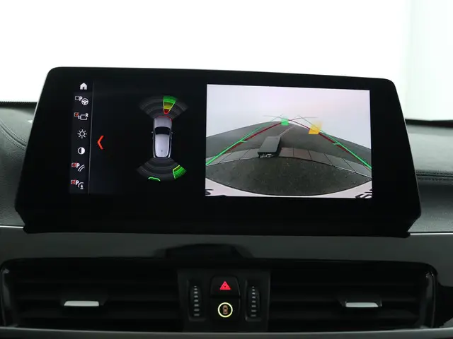 BMW X2 xDrive25e 2021 Hybride Benzine 8