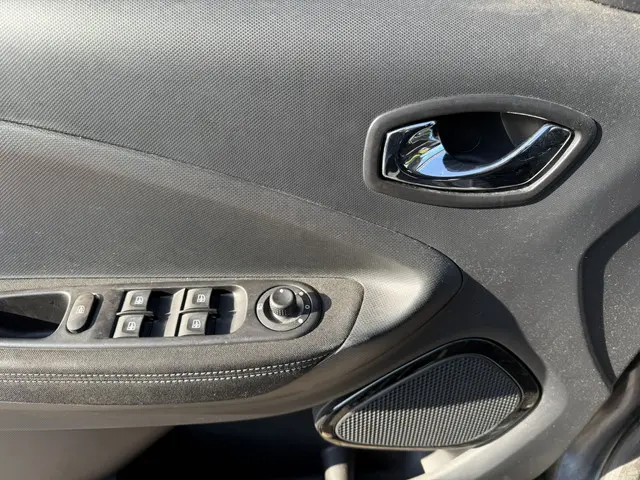 Renault ZOE R90 BOSE 41KWH 2018 Elektrisch 12