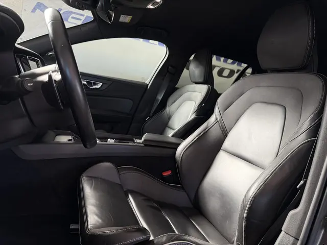 Volvo V60 2.0 T4 R-Design 2019 Benzine 6