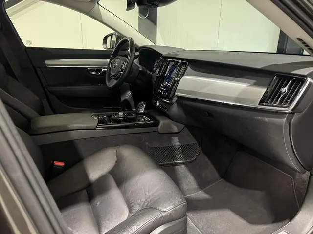 Volvo V90 2.0 T8 AWD Momentum Pro 2020 Hybride Benzine 8