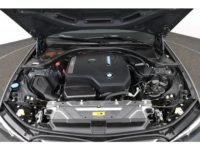 BMW 3 Serie 320e 2024 Hybride Benzine 26