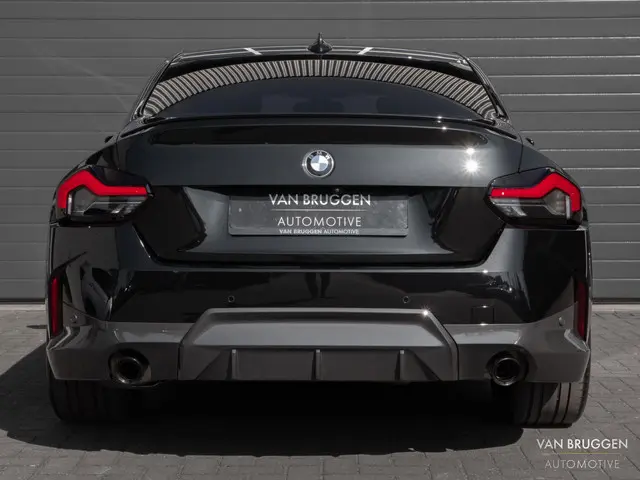 BMW 2 Serie Coupé 220i M-Sport 2022 Benzine 8