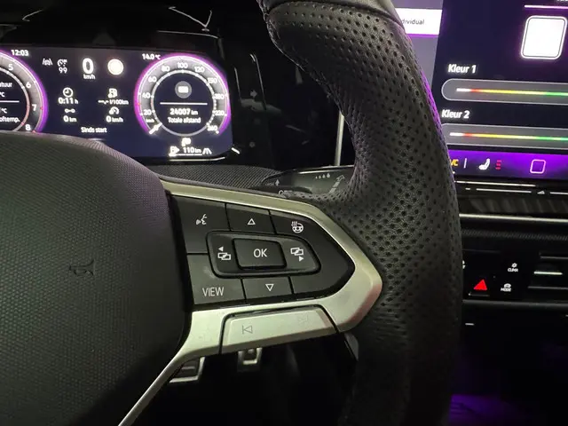 Volkswagen Golf 1.5 eTSI R line 2024 Benzine 27