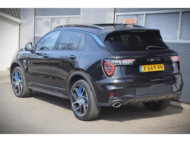 Lynk & Co 01 1.5 2024 Hybride Benzine 25