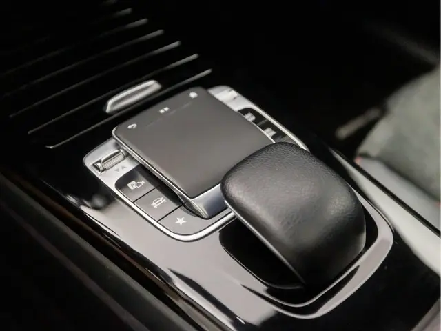 Mercedes-Benz A-Klasse 180 AMG Sport 2019 Benzine 11