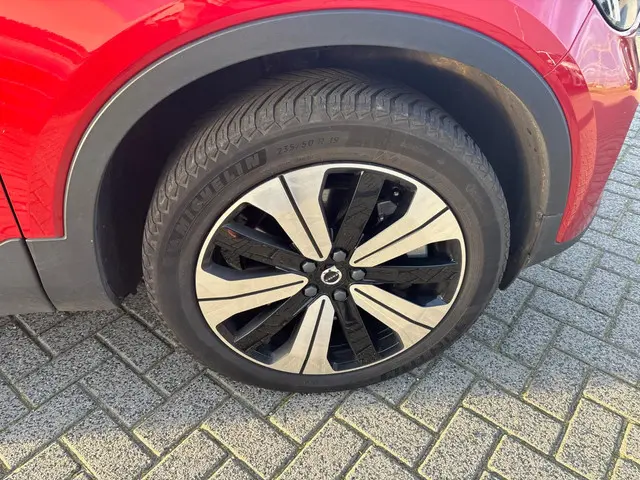 Volvo C40 Recharge Plus 69 kWh 2023 Elektrisch 8