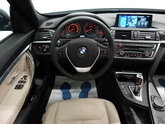 BMW 3 Serie Gran Turismo 320i M Sport Aut- 2015 Benzine 7