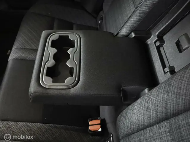 Volvo V60 2.0 B3 Essential| Camera | Trekhaak 2023 Benzine 35