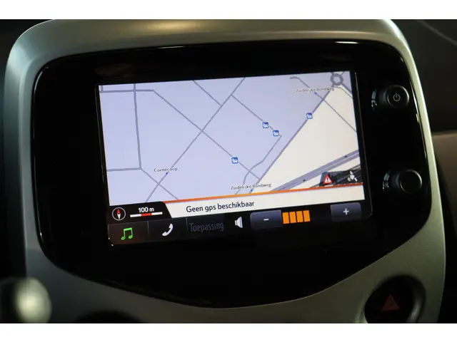 Toyota Aygo 1.0 VVT-i x-nav, 2018 Benzine 8