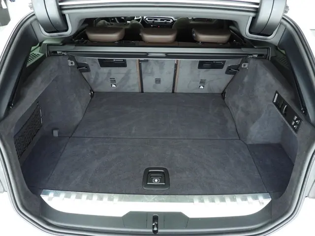 BMW 3 Serie Touring 330e 2024 Hybride Benzine 10