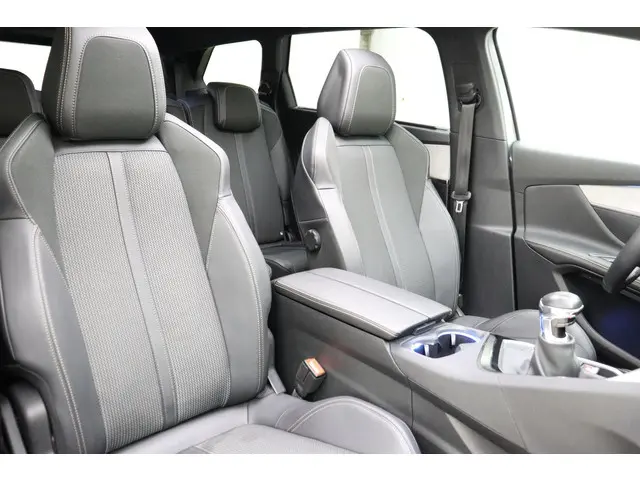 Peugeot 5008 1.2T 130pk GT 2023 Benzine 7