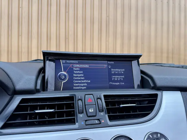 BMW Z4 Roadster sDrive18i Executive 2015 Benzine 15