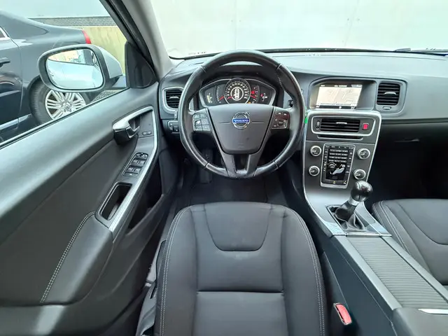 Volvo V60 1.6 D2 Kinetic | 2014 | Lage km stand | 2014 Diesel 17