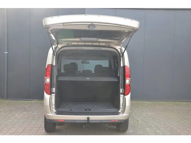 Fiat Doblò 1.4 Lounge * Airco * Trekhaak * 2014 Benzine 14