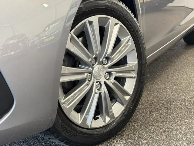Peugeot 308 SW 1.2 PureTech 2021 Benzine 9